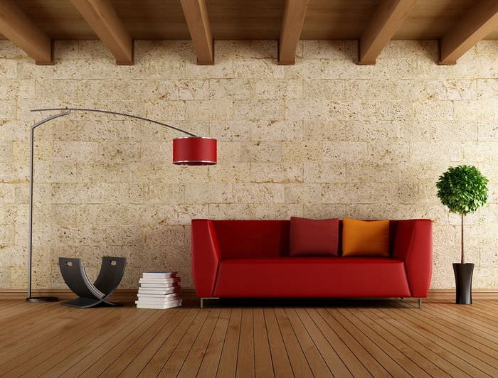 Красный диван на деревянном полу в современной гостиной