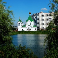 Всехсвятская церковь у Суздальского пруда.