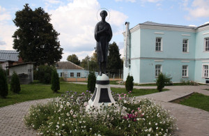 Памятник Святому Андрею Мещовскому. Источник http://gorod.kaluga.ru/ калуга