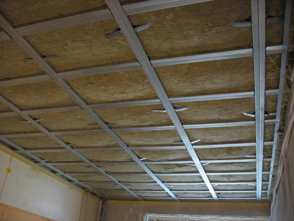 Звукоизоляция потолка с монтажом подвесного короба